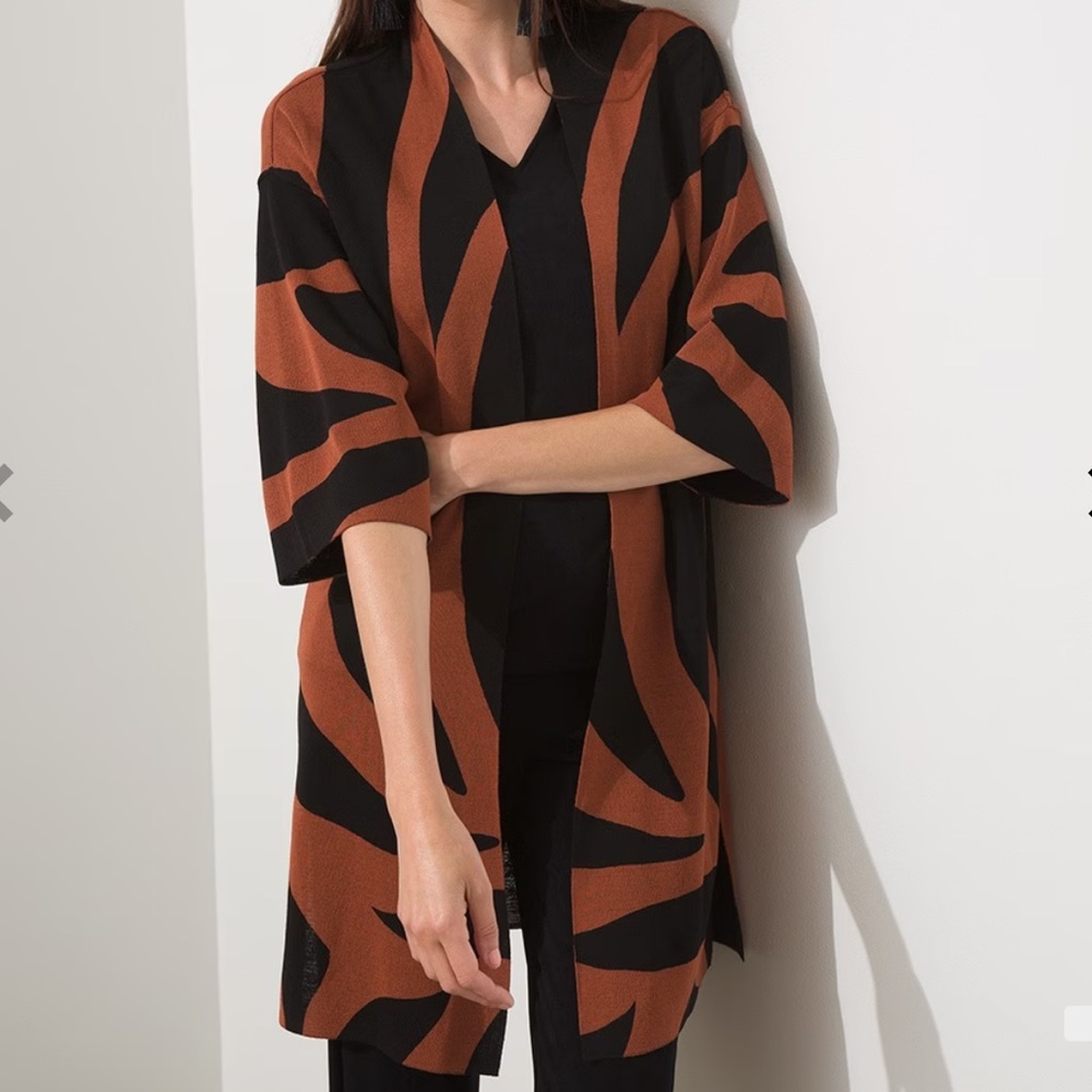 Chico’s Travelers Collection animal print solid black reversible kimono cardigan